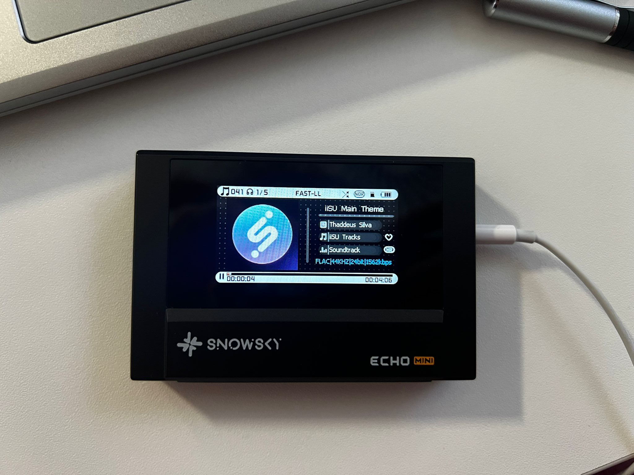 iiSU Official Theme - Image 3